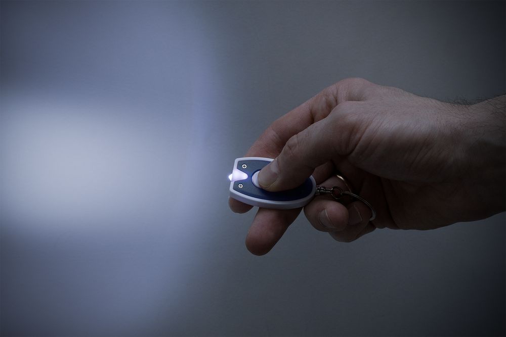 Брелок-фонарик Vivid, ver.2, синий с белым-2