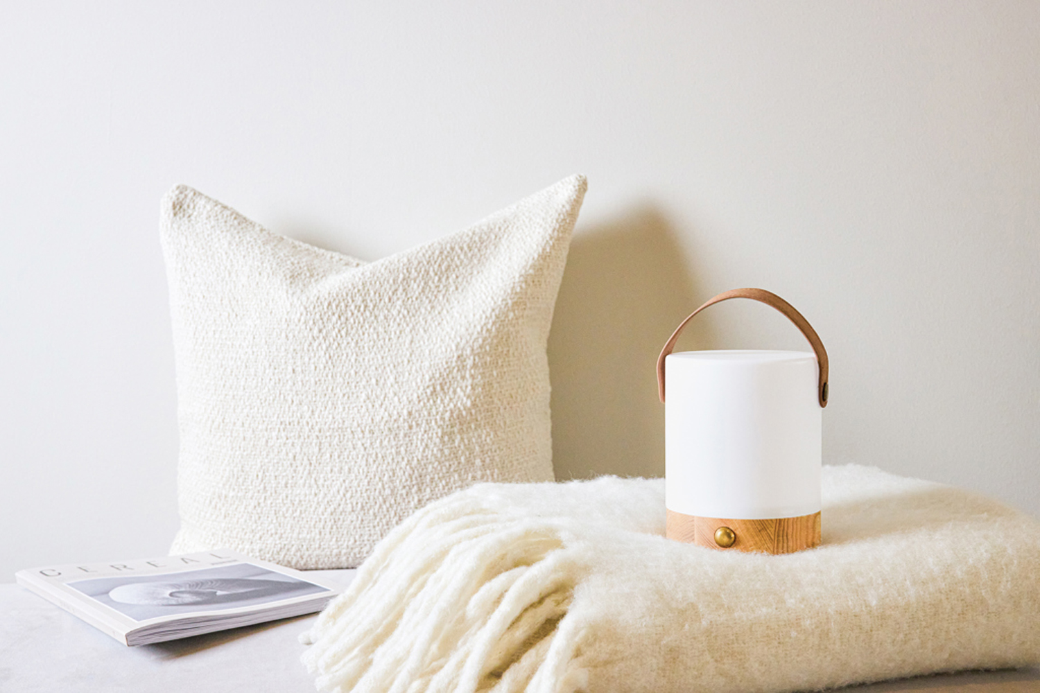 Настольная лампа VINGA Narni из переработанного ABS RCS-3