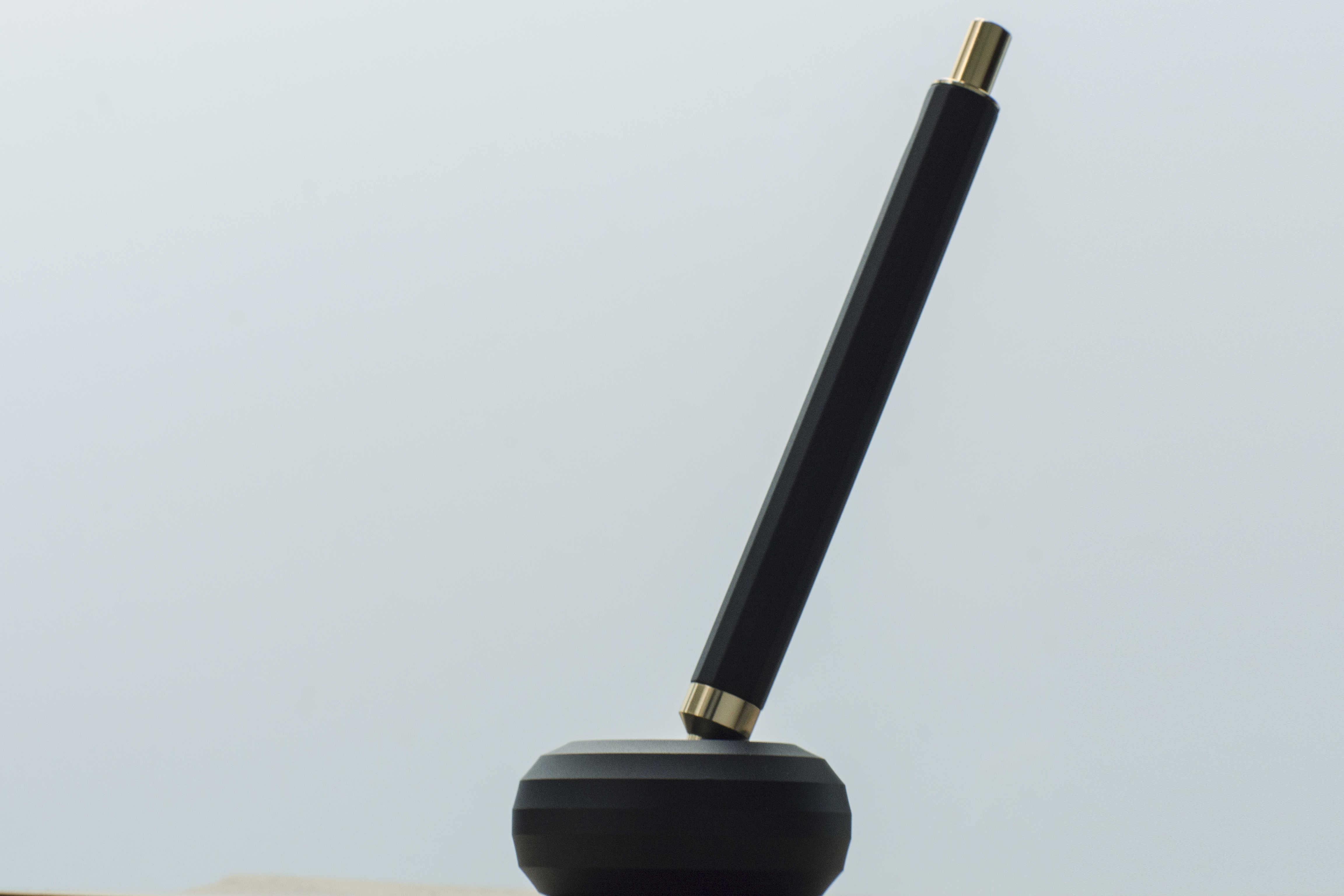 Многофункциональное пресс-папье Paperweight-6