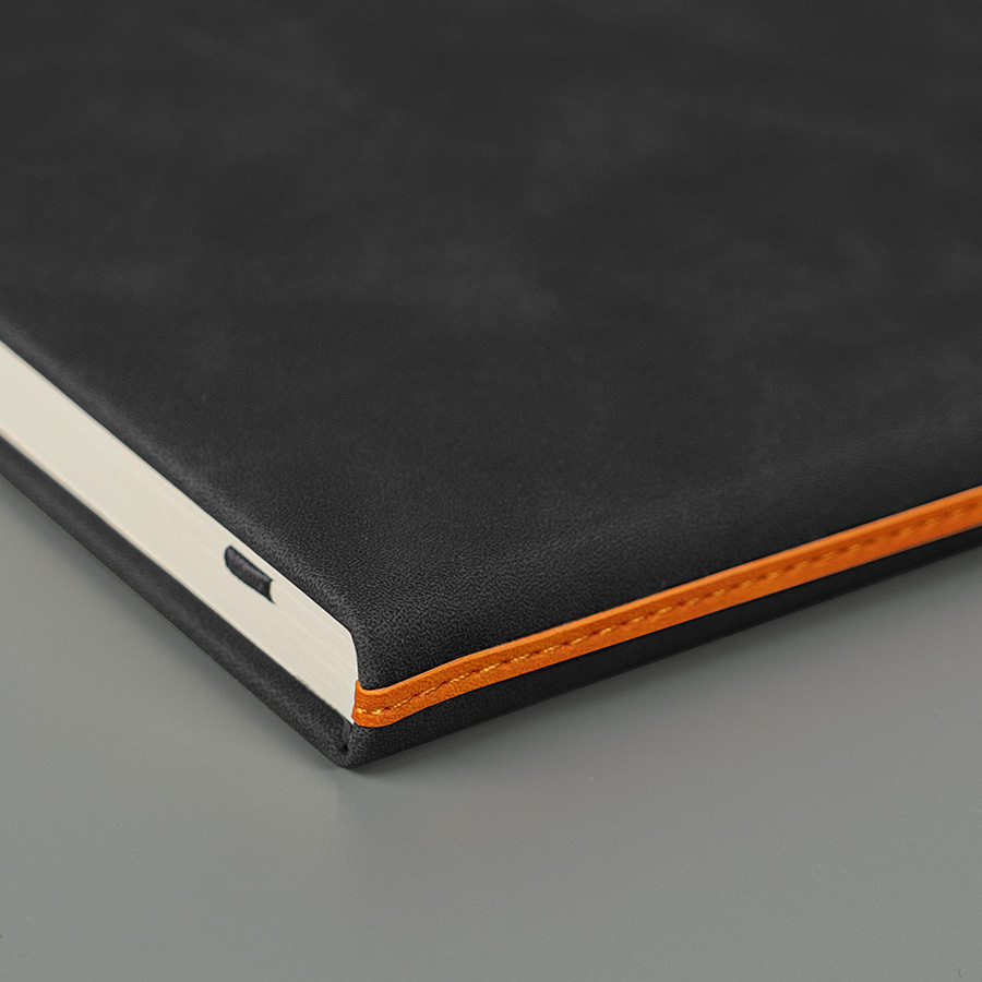 Ежедневник недатированный Muse, черный, формат А5, с оранжевой декоративной полосой, блок в линейку, черный, оранжевый-3