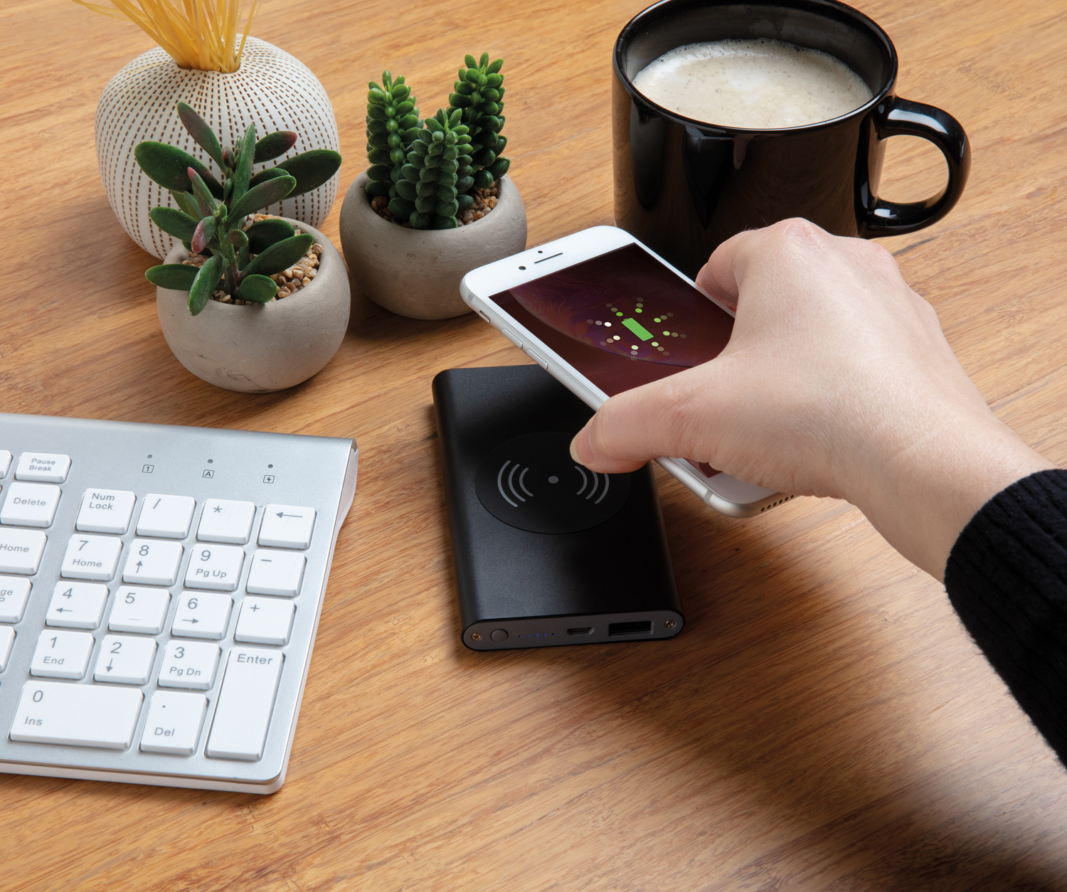 Тонкий беспроводной внешний аккумулятор на 4000 мАч, 5W-4