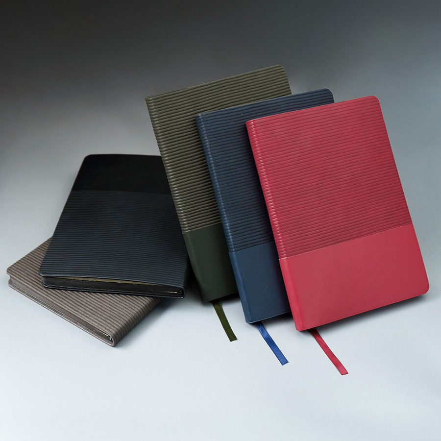 Ежедневник недатированный RIFF, т-зеленый, формат А5, блок в линейку, темно-зелёный-4