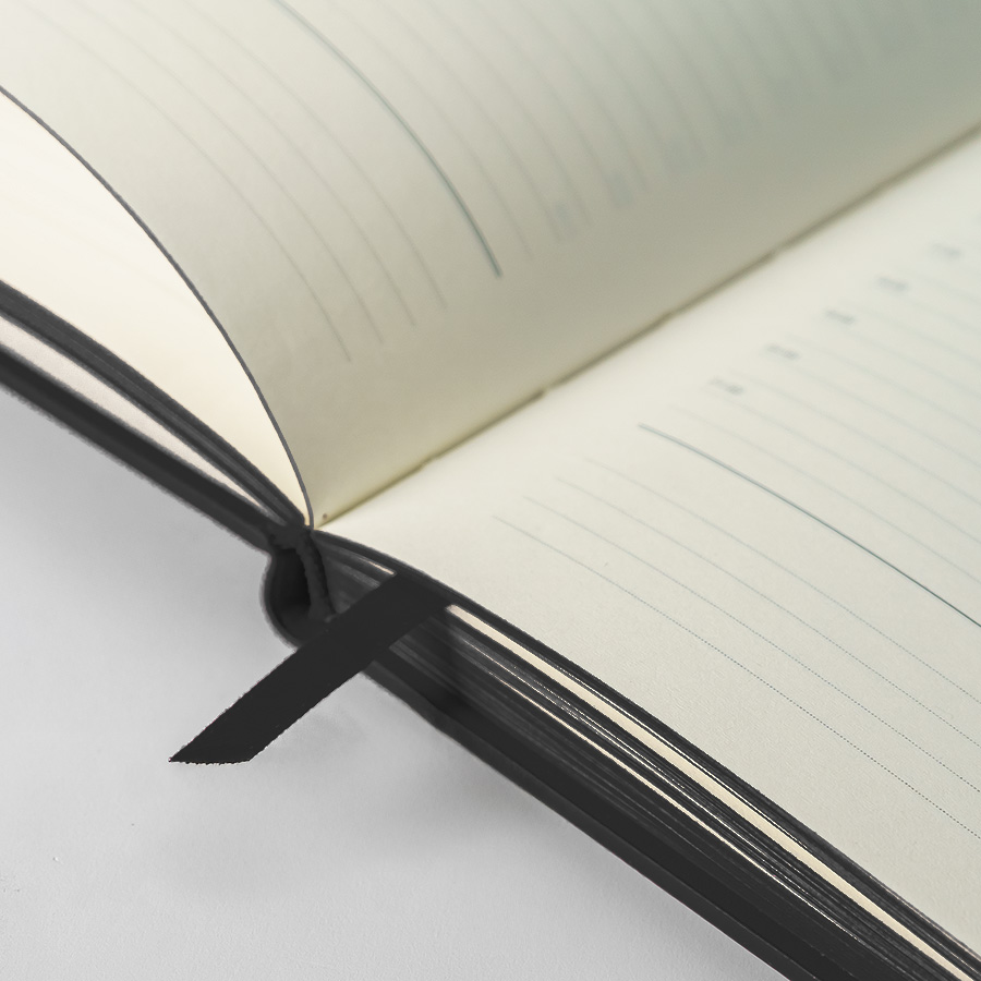 Ежедневник недатированный Solas, формат А5, с магнитом черный, кремовый блок в линейку, черный-4