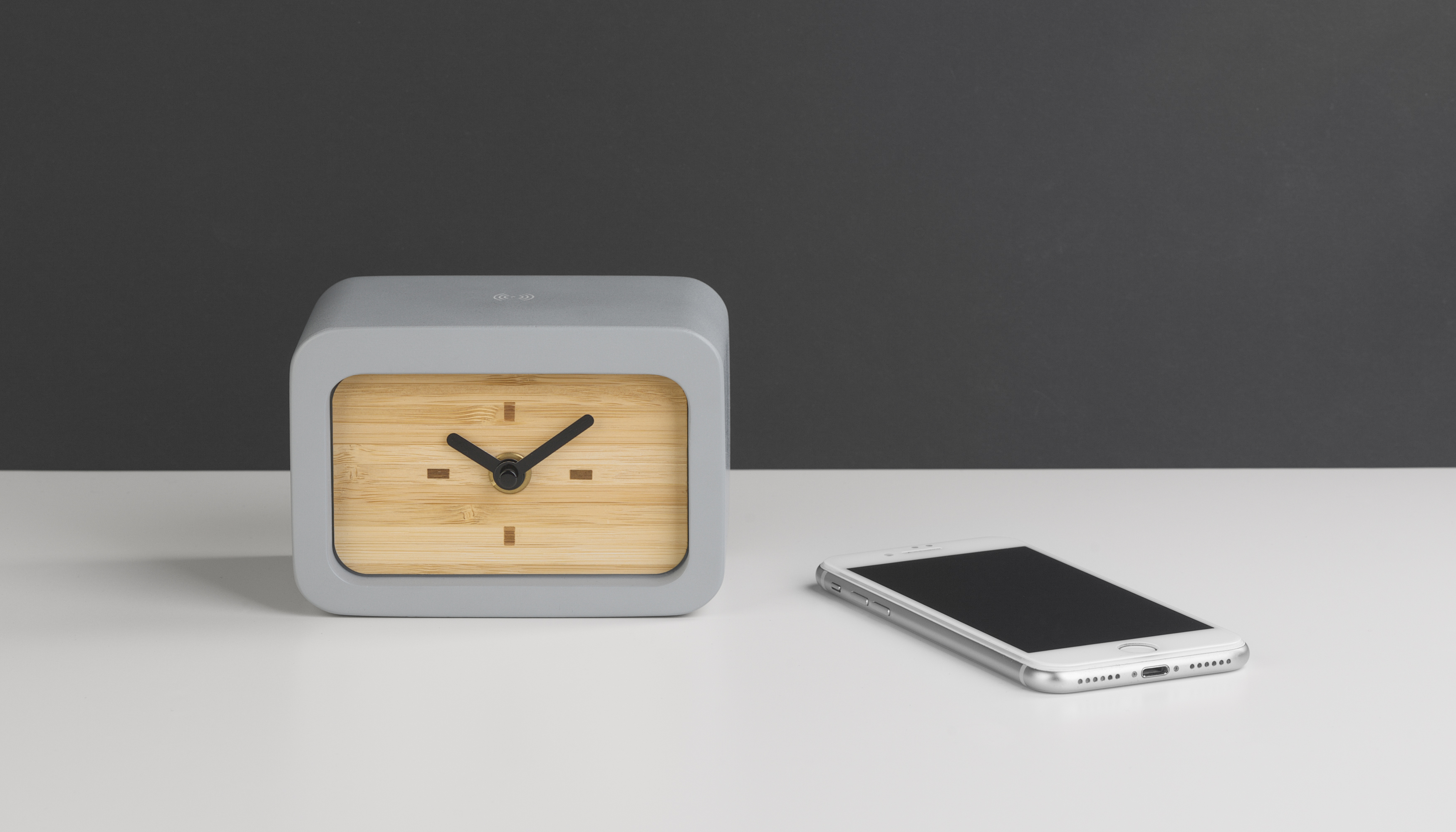 Часы "Stonehenge" с беспроводным зарядным устройством, камень/бамбук-3