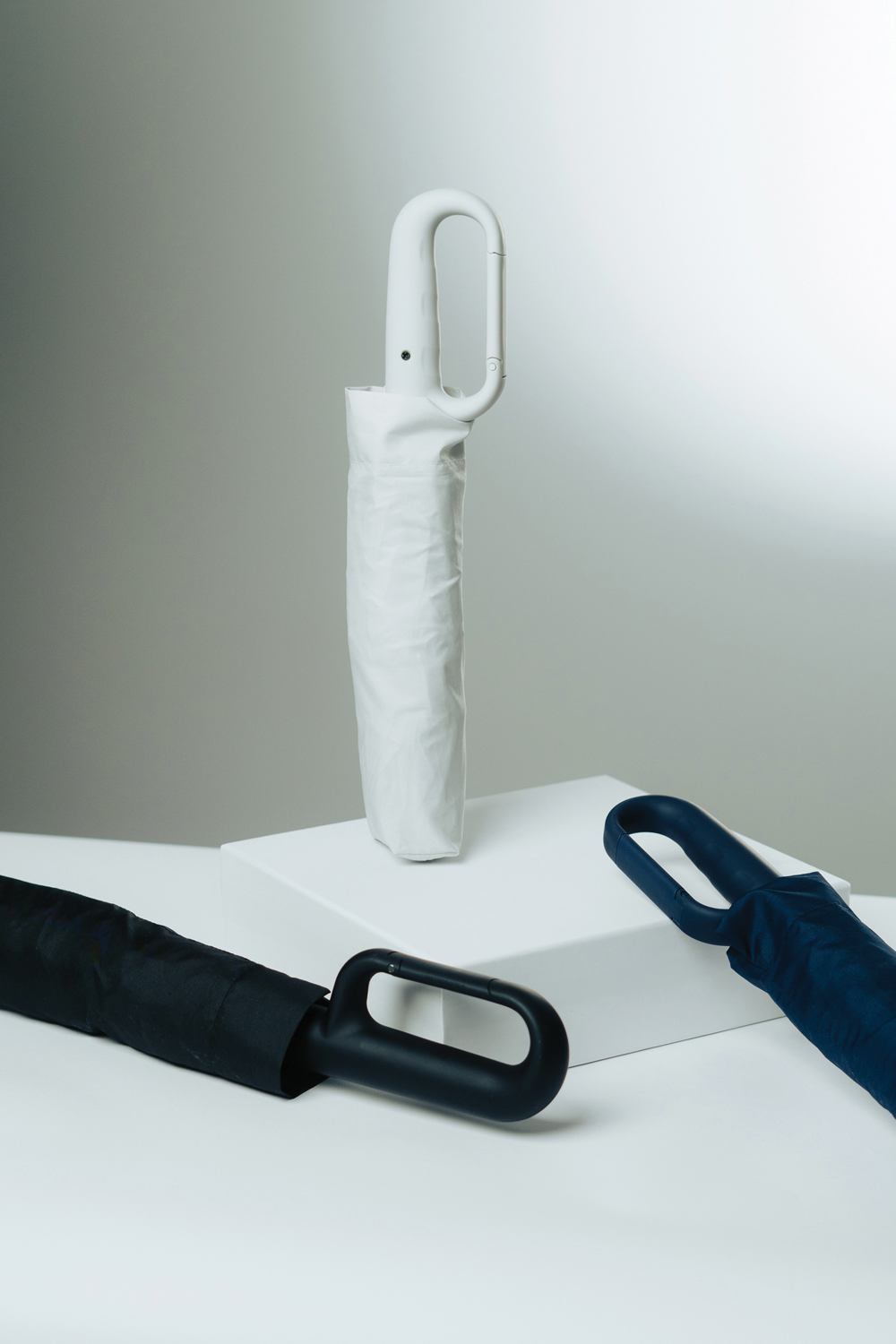 Автоматический зонт с карабином Yara из rPET AWARE™, d108 см-7