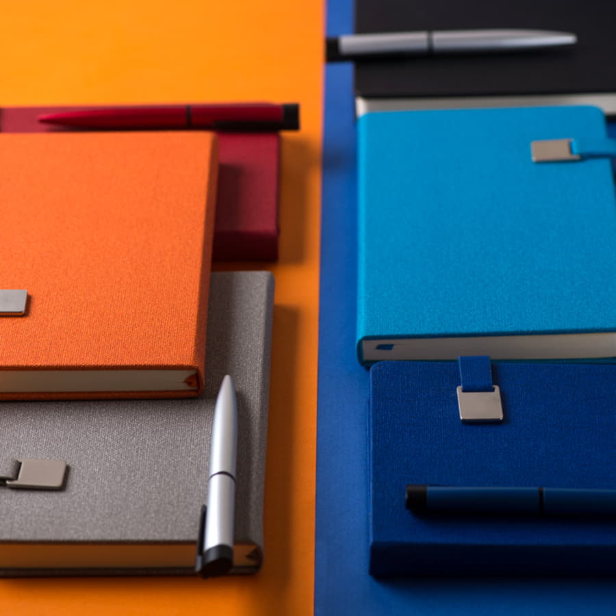 Ежедневник недатированный Linnie, формат А5,в линейку, лазурный-3