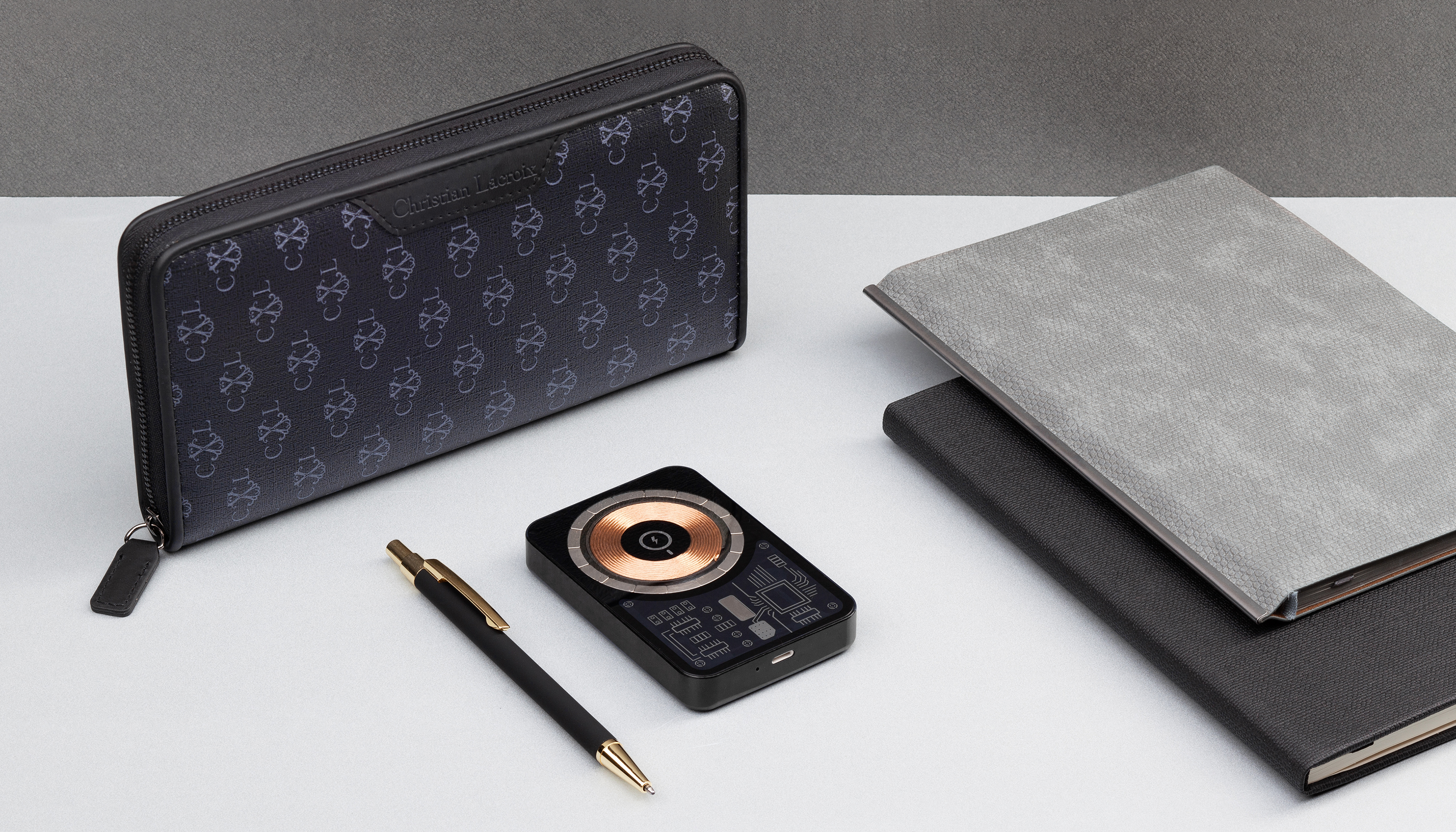 Беспроводное зарядное устройство "Skeleton" 10000 mAh с функцией MagSafe, прозрачный пластик/алюминий-4