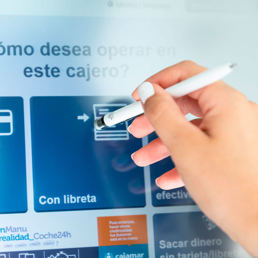 Шариковая ручка со стилусом VERNE, белый,  антибактериальный пластик, белый-5