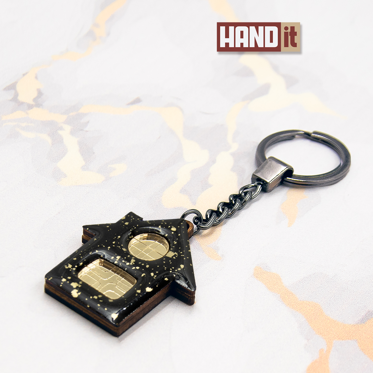 Брелок Дом (черный с золотом)-0