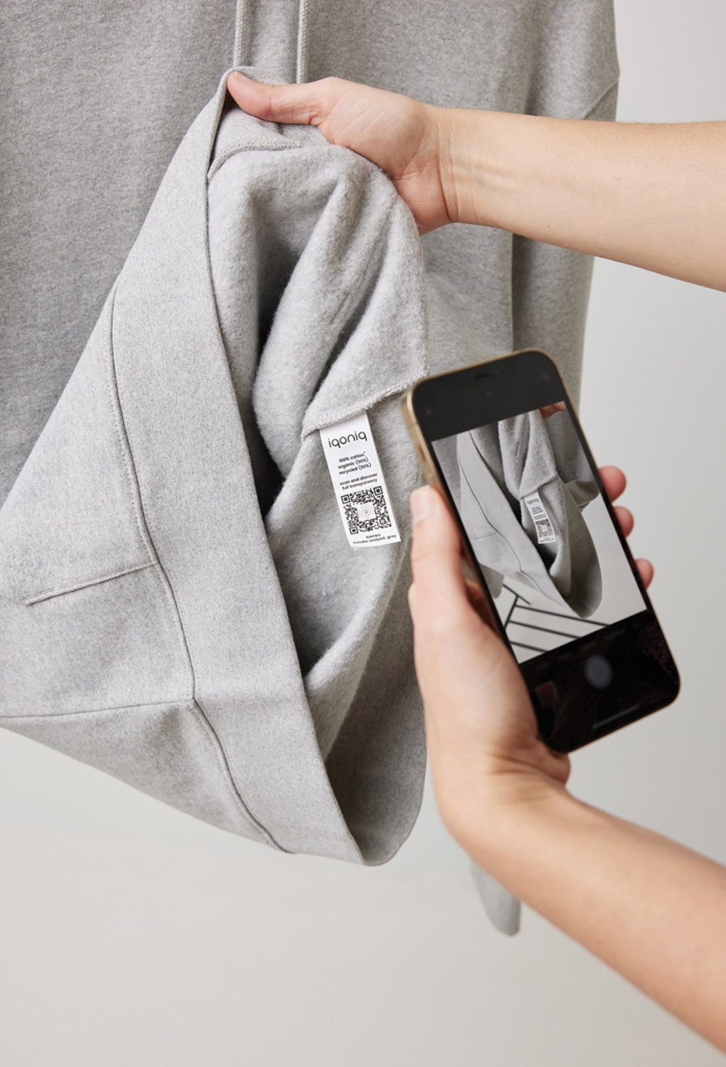 Худи Iqoniq Torres из переработанного неокрашенного хлопка, унисекс, 340 г/м²-5