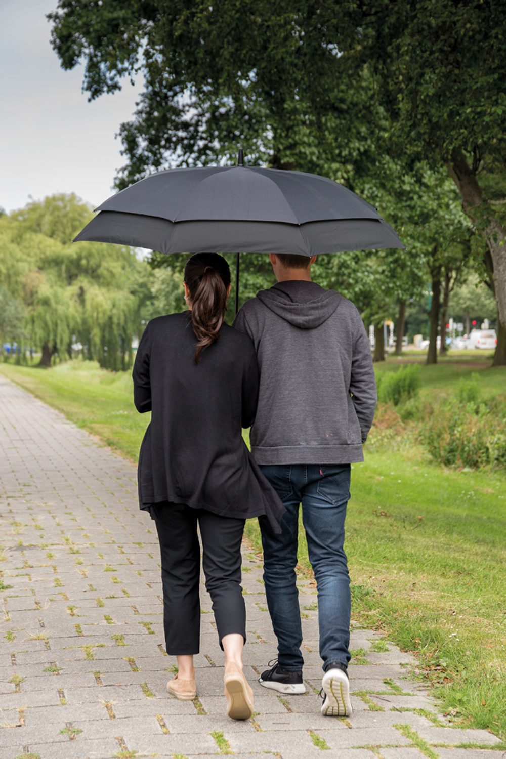 Расширяющийся зонт Swiss Peak из rPET AWARE™, d116-137 см-3