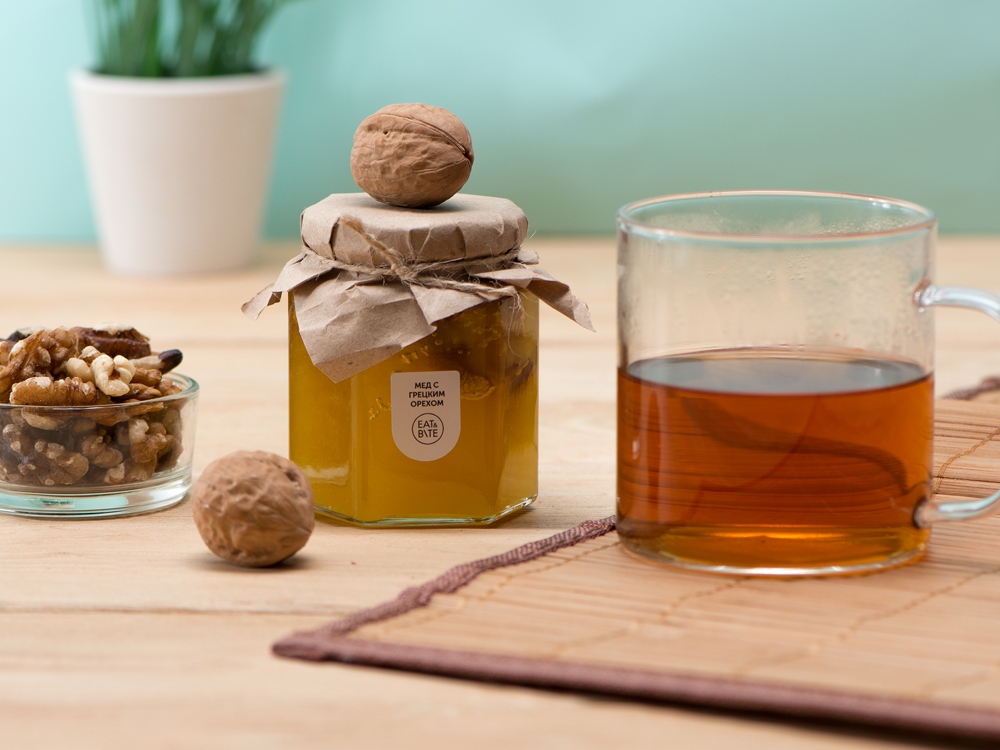 Сувенирный набор Мед с грецким орехом 250 гр-3