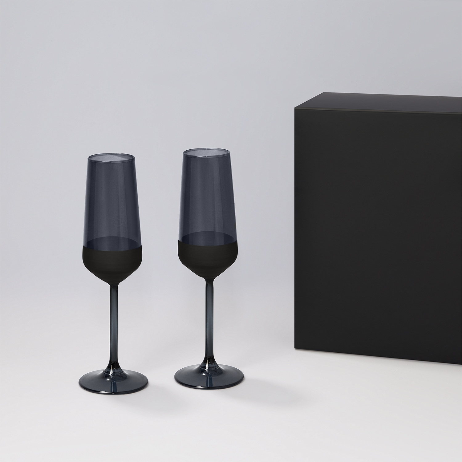 Подарочный набор 2 бокала для шампанского Black Edition в черной коробке-0