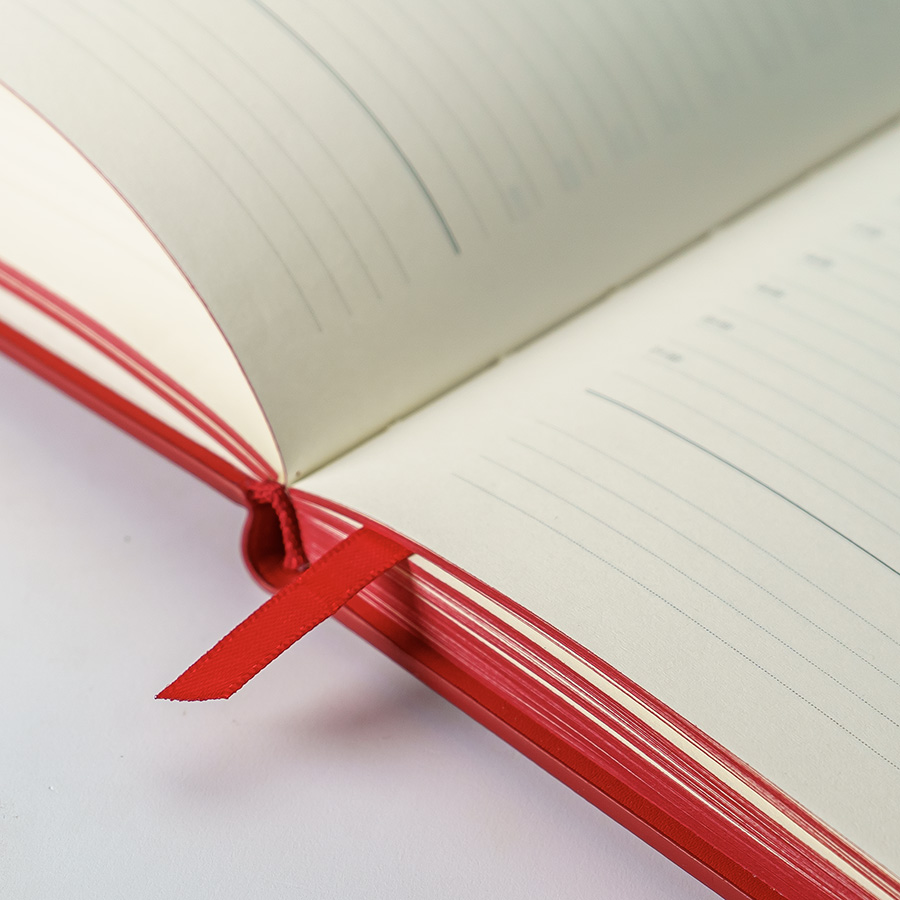 Ежедневник недатированный Solas, формат А5, с магнитом, красный, кремовый блок  в линейку, красный-3