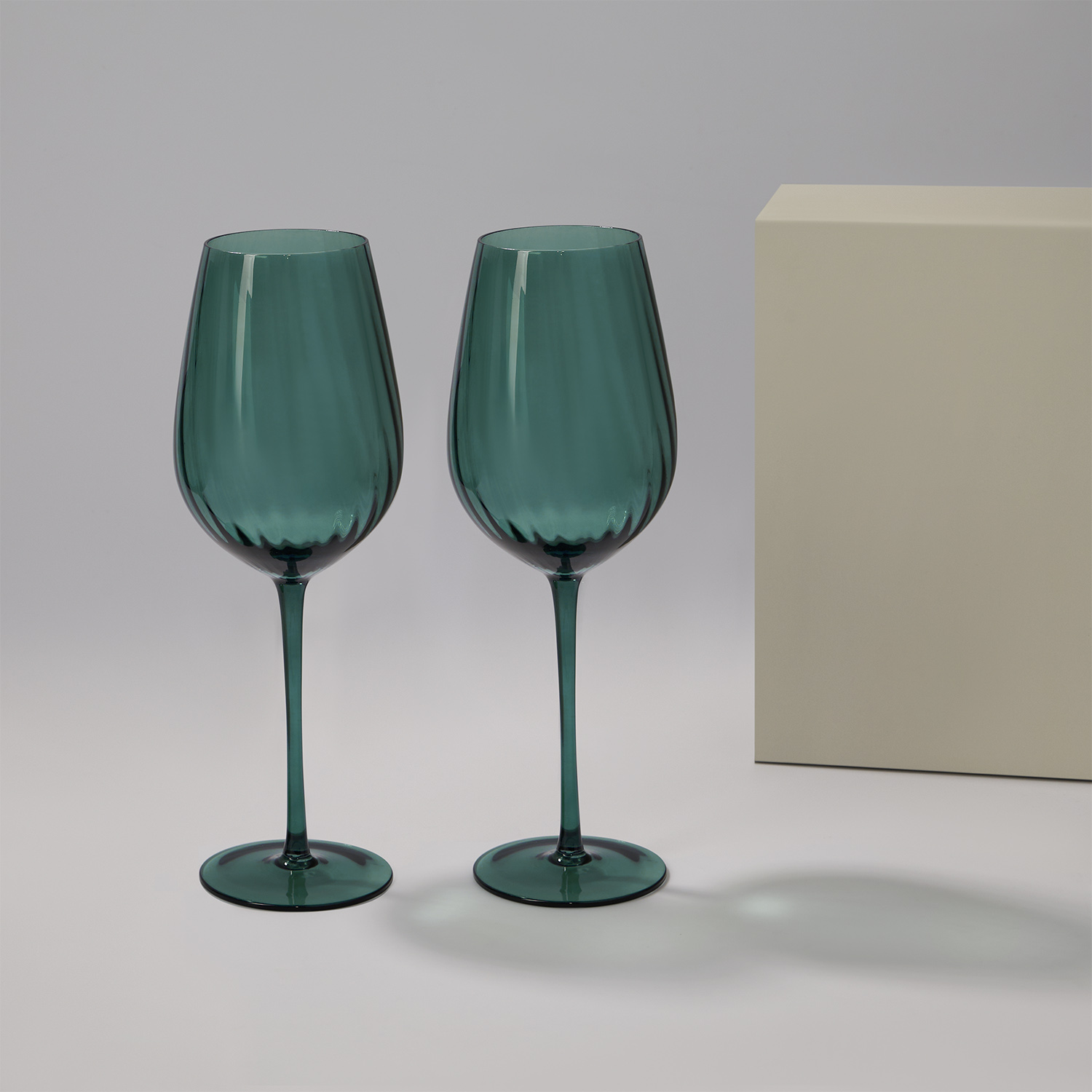 Подарочный набор 2 бокала для вина Капри (Capri) в серой коробке-0