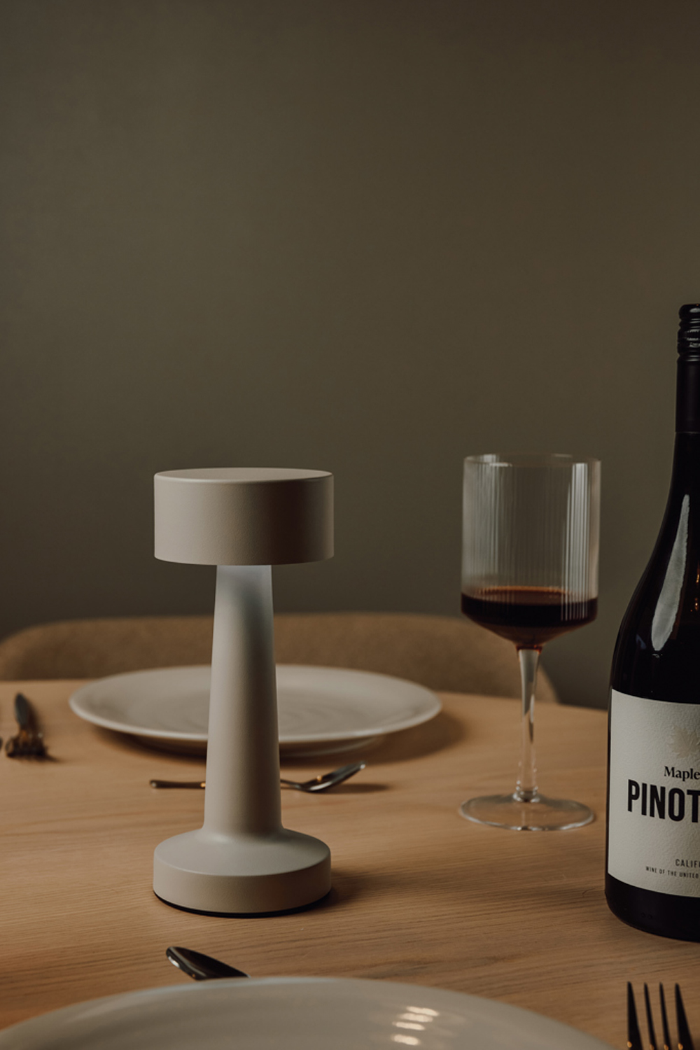 Настольная лампа VINGA Maris из переработанного пластика RCS-6