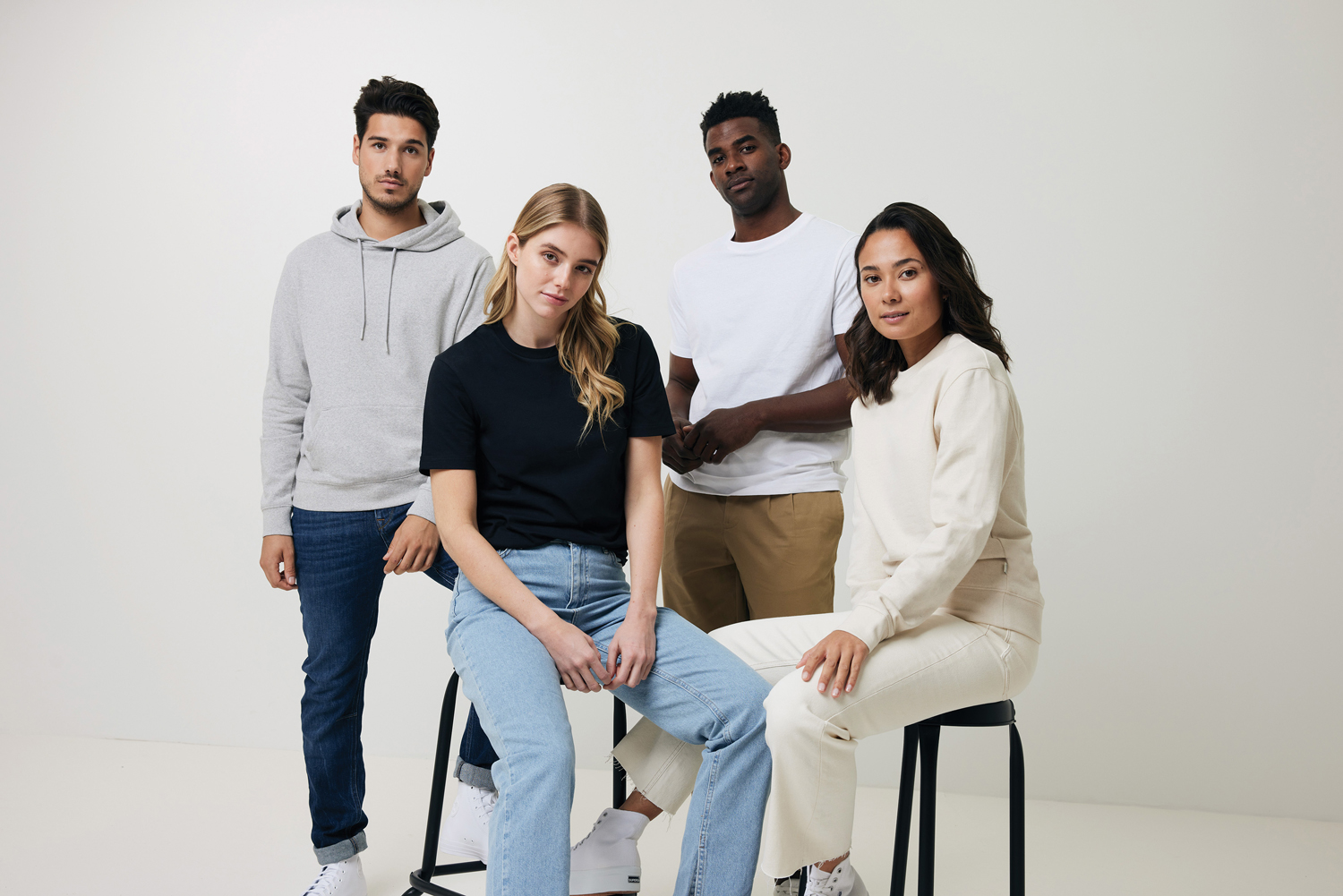 Свитшот Iqoniq Denali из переработанного неокрашенного хлопка, унисекс, 340 г/м²-8