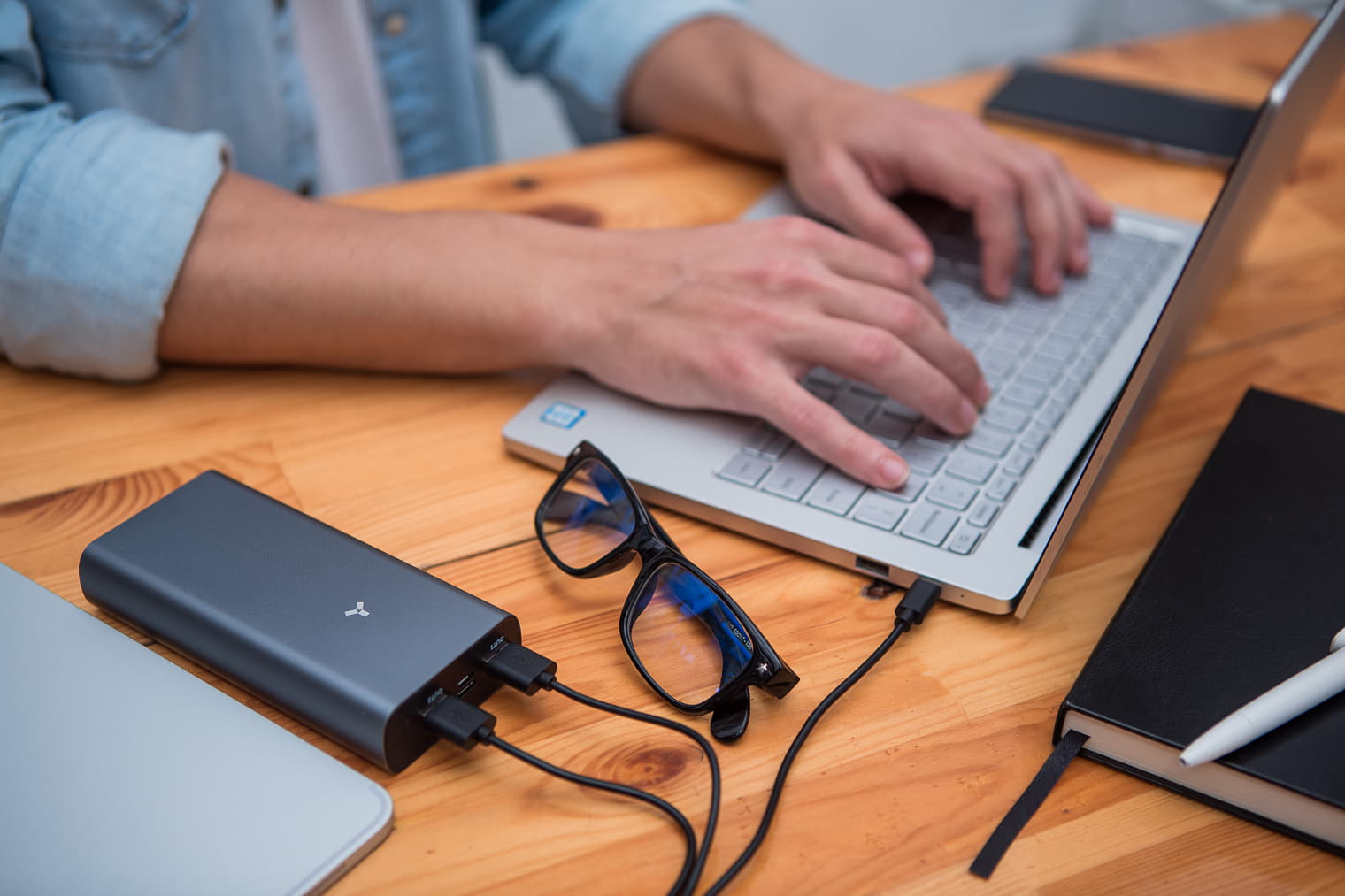 Внешний аккумулятор Accesstyle Battleship II (20000 mAh), серебристый, серебристый-11