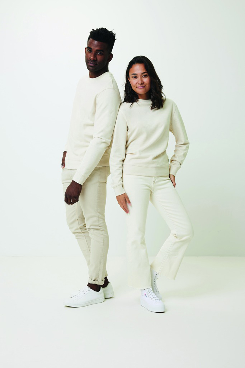 Свитшот Iqoniq Denali из переработанного неокрашенного хлопка, унисекс, 340 г/м²-33