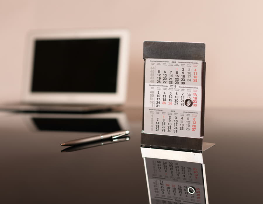 Календарь настольный на 2 года;  сетка 25-26, серебристый-2