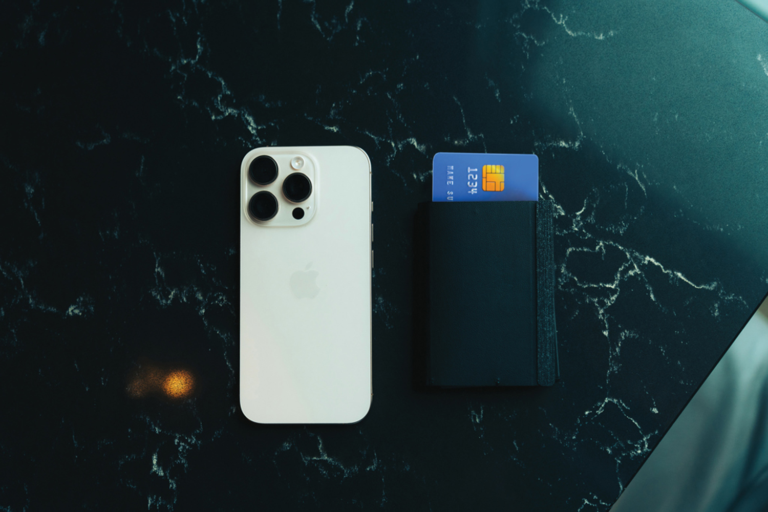 Картхолдер Seekcard с технологией Find My-13