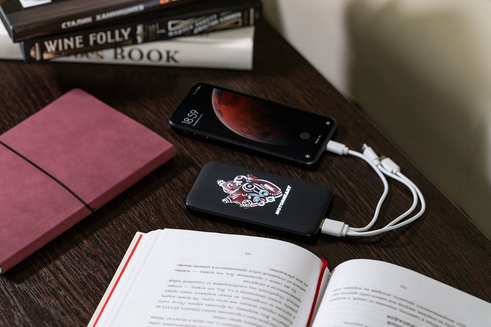 Аккумулятор с подсветкой markBright City, 10000 мАч, черный-4