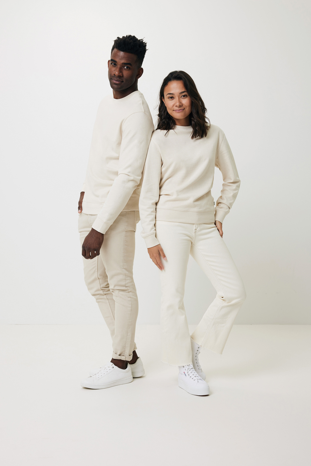 Свитшот Iqoniq Denali из переработанного неокрашенного хлопка, унисекс, 340 г/м²-32