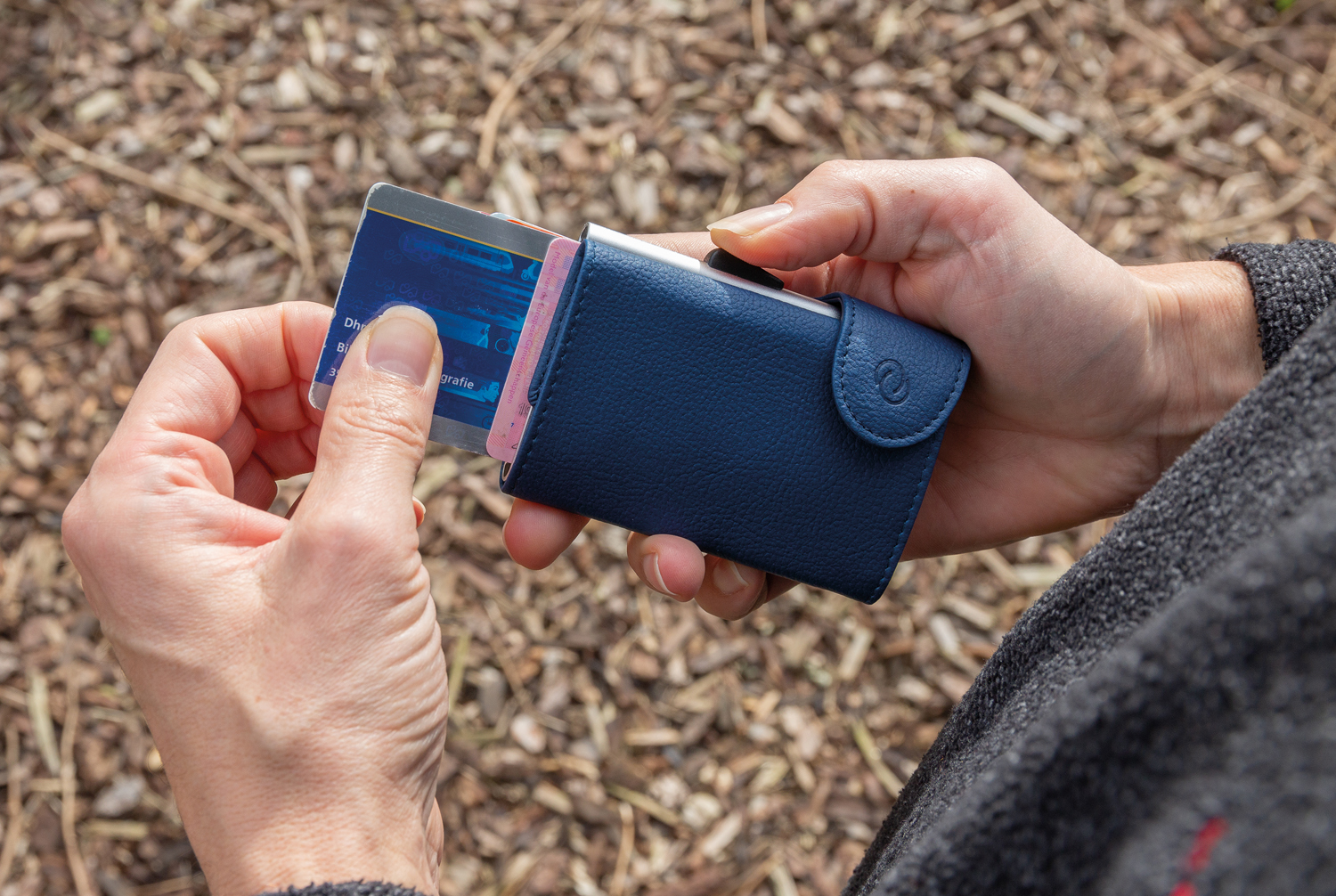 Кошелек с держателем для карт C-Secure RFID-11