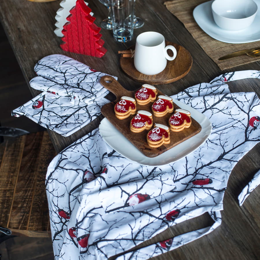 Подарочный набор для кухни  "Снегири",хлопок 100%, передник и прихватки, белый, красный-5