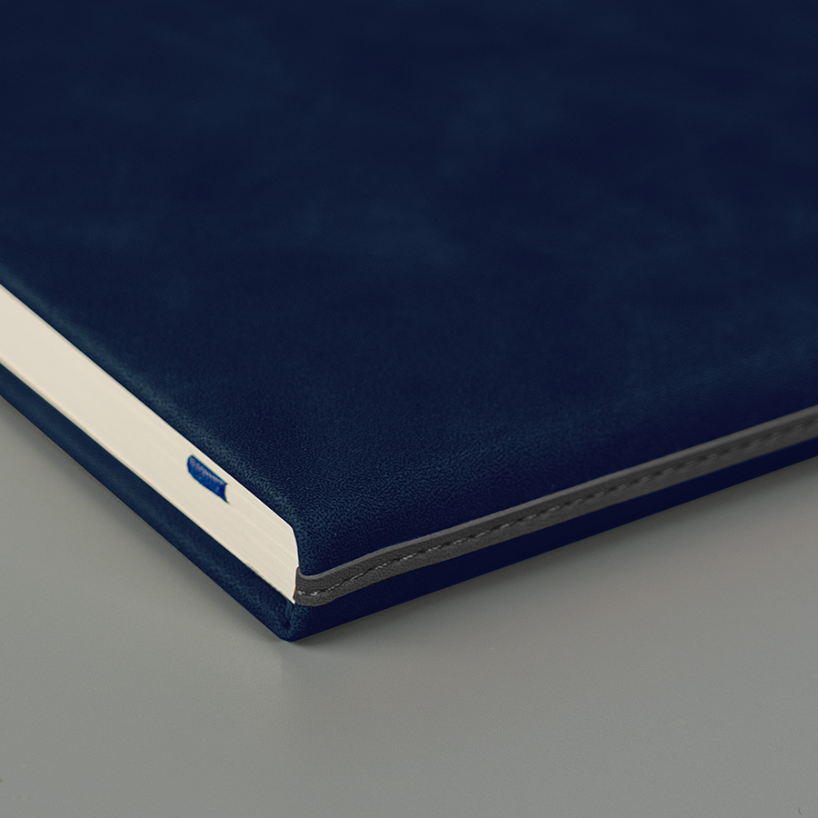 Ежедневник недатированный Muse, темно-синий, А5, с темно-серой декоративной полосой, блок в линейку, темно-синий, серый-3