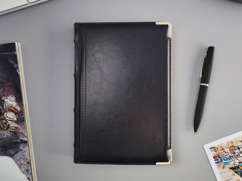 Ежедневник А5 полудатированный Boss, черный-12