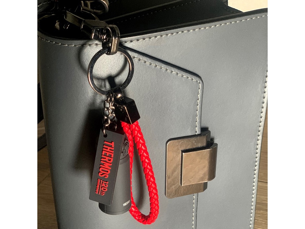 Брелок сувенирный THERMOS - 120 лет, черный-2