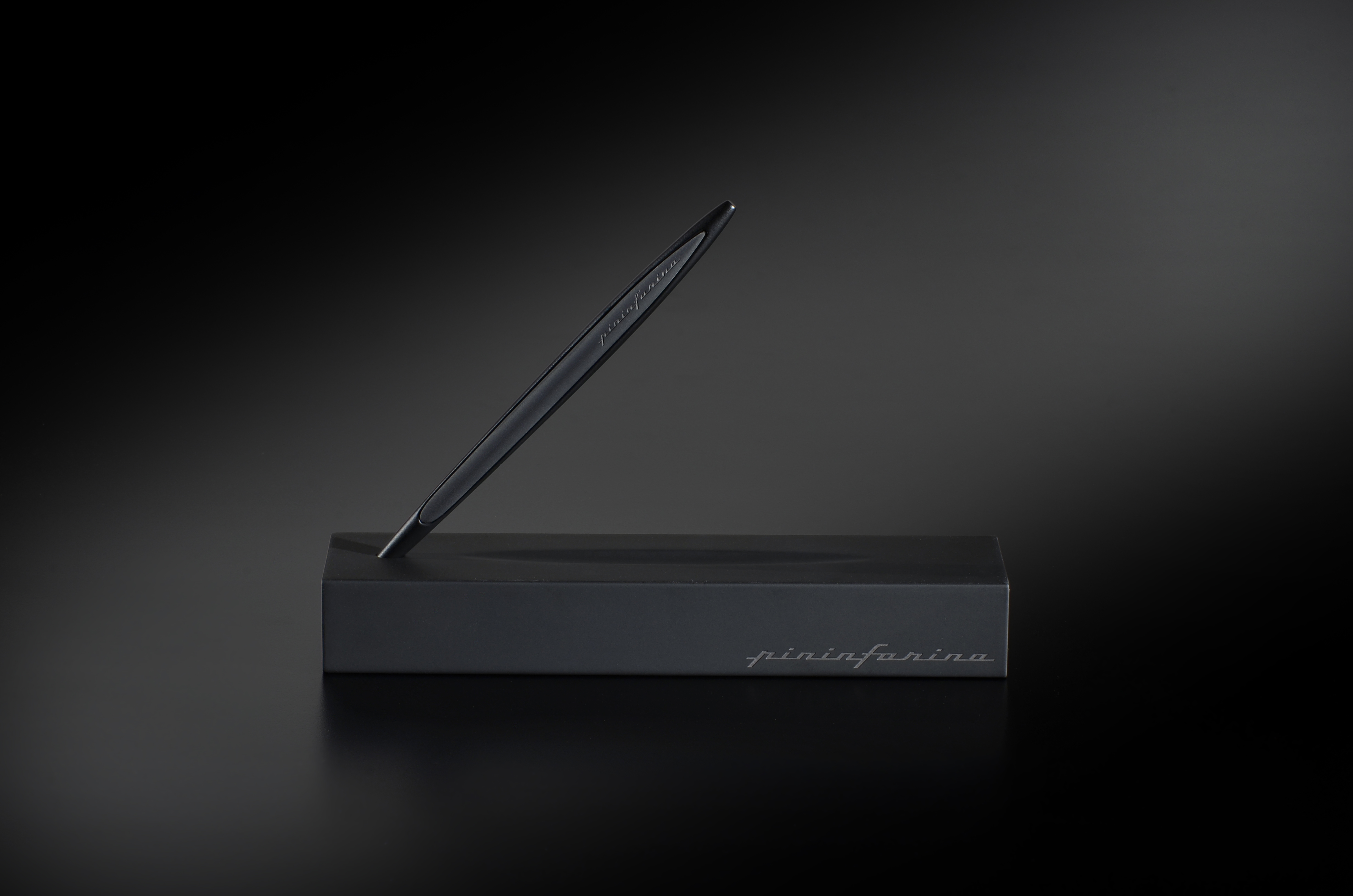 Вечная ручка Pininfarina Cambiano STEALTH BLACK-6