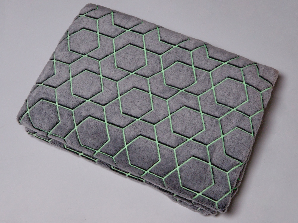 Светящийся в темноте плед Lattice черный-3