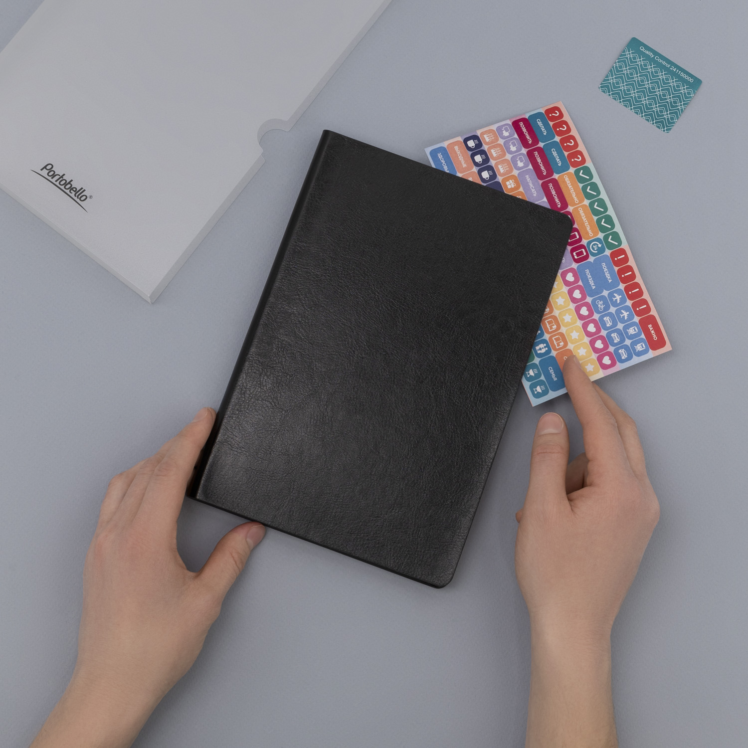 Ежедневник Galaxy недатированный, гибкая обложка, срез голограф. фольга, черный-6