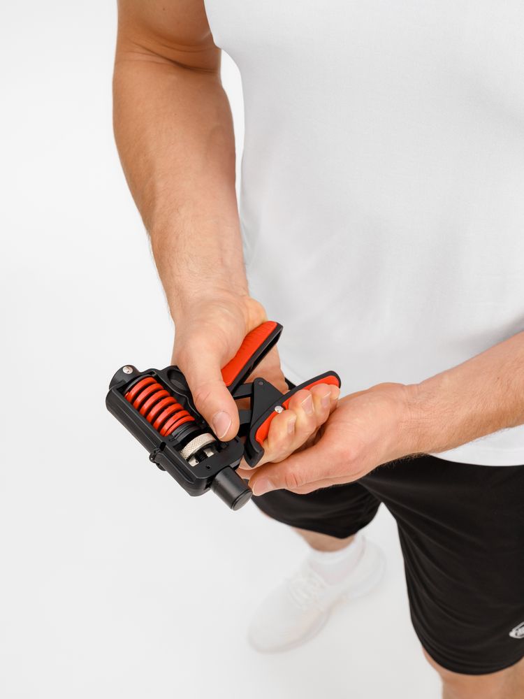 Эспандер кистевой пружинный Motive Power, черный с красным-3