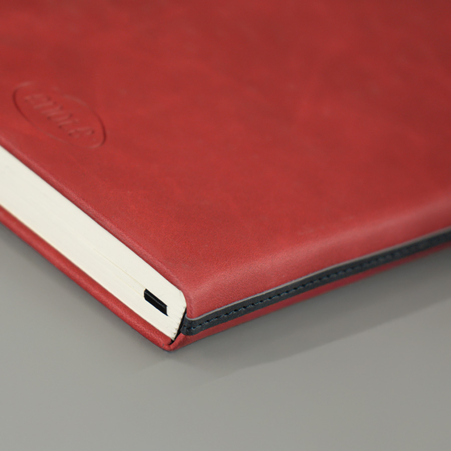 Ежедневник недатированный Muse, красный, А5, с декоративной черной полосой, блок в линейку, красный-4