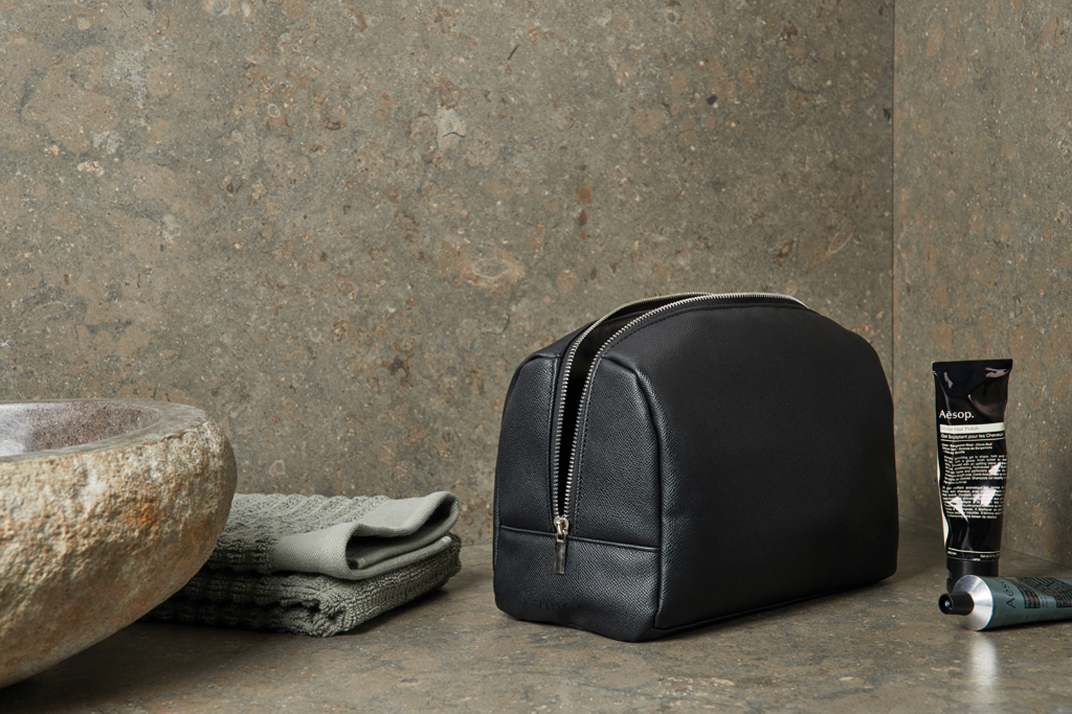 Косметичка VINGA Bermond из переработанного полиуретана RCS-8