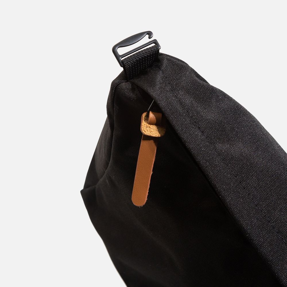 Косметичка дорожная XS01, черная-2