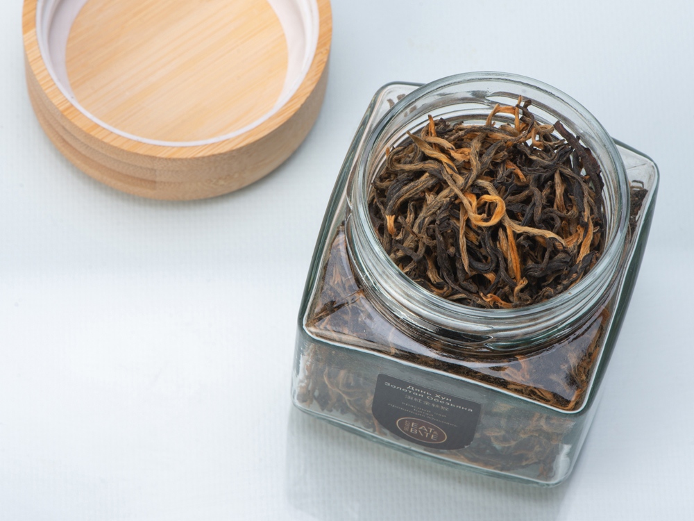 Чай красный, серия Ceremony, Жянь хун (золотая обезьяна), стеклянная банка-2