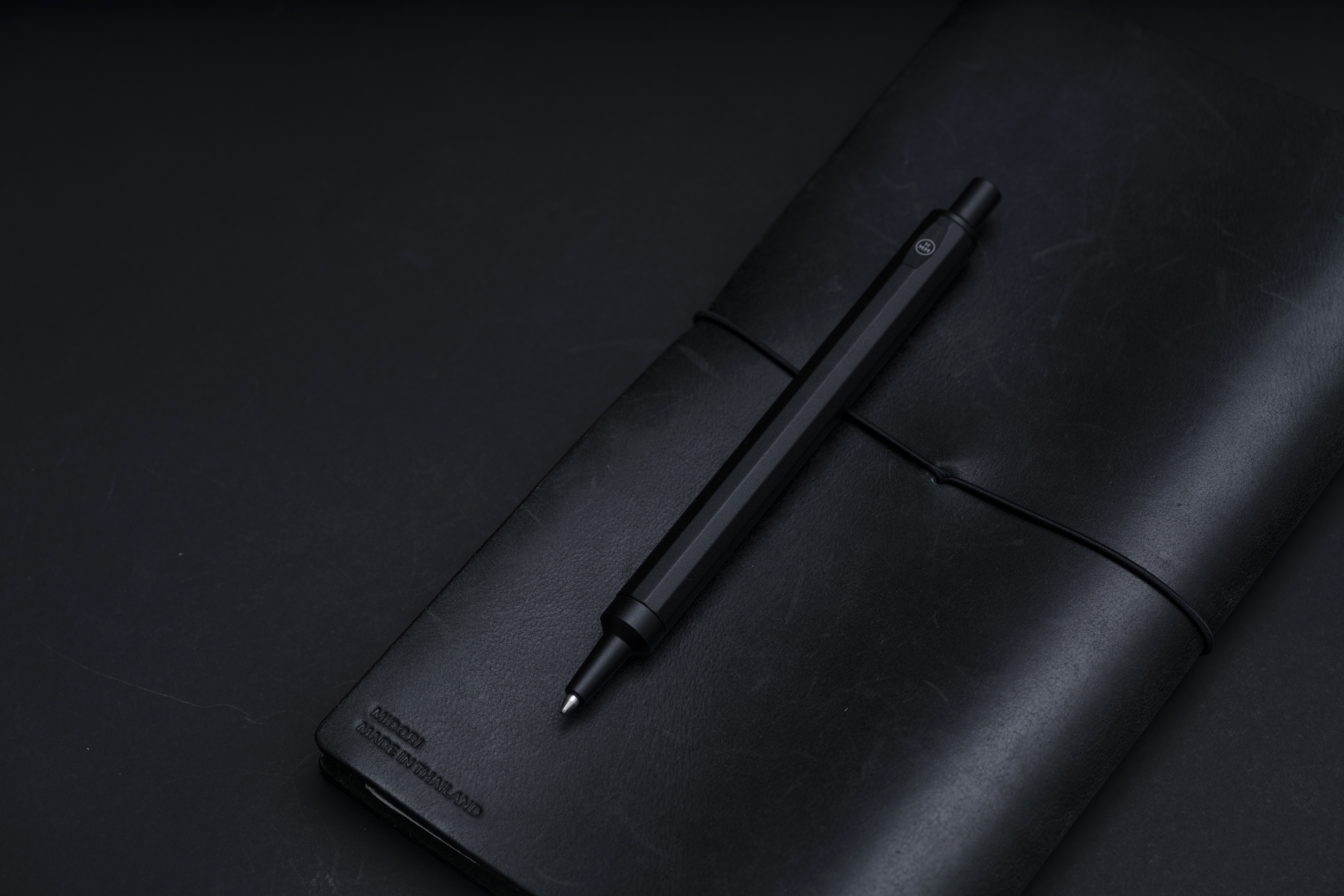 Шариковая ручка BALLPOINT BLACK черная-2