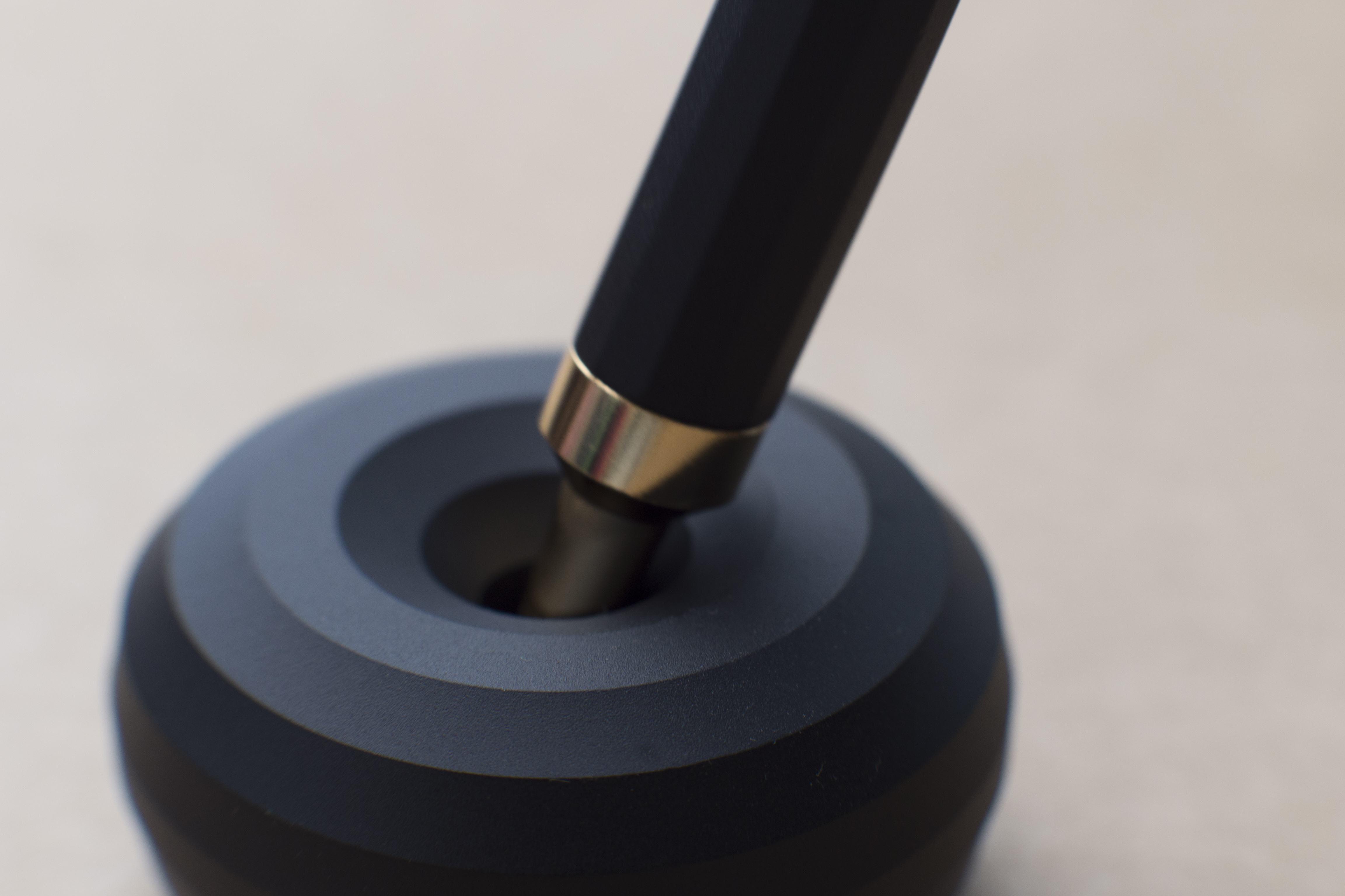 Многофункциональное пресс-папье Paperweight-4