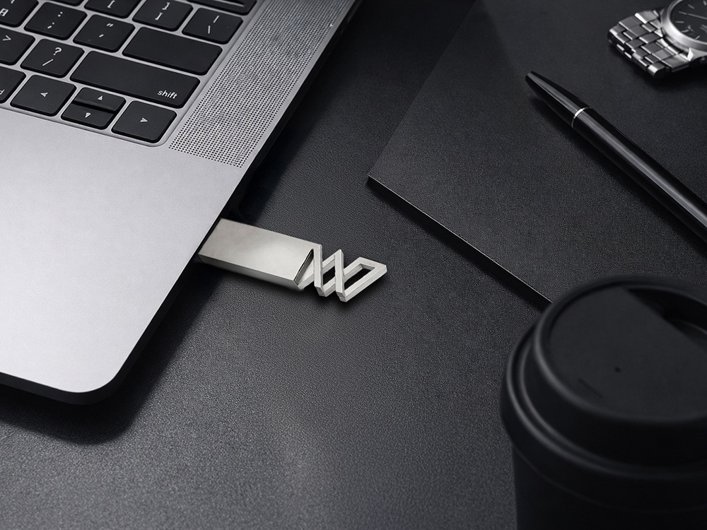 Флешка 32 ГБ USB 3.0 Адорн-2