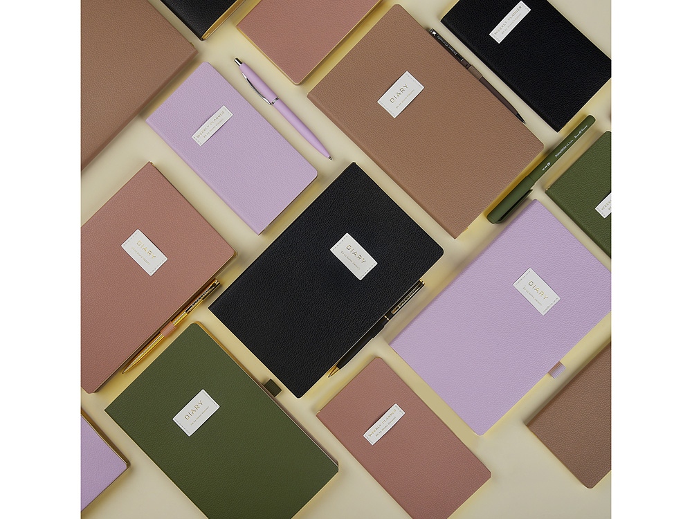 Ежедневник недатированный А5 Total beige с нашивкой, бежевый-8