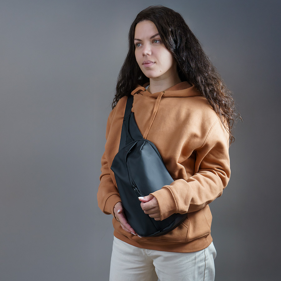 Сумка на плечо  водостойкая "Sling", чёрный, 33 х 18 х11 см, 100%  полиуретан, черный-11