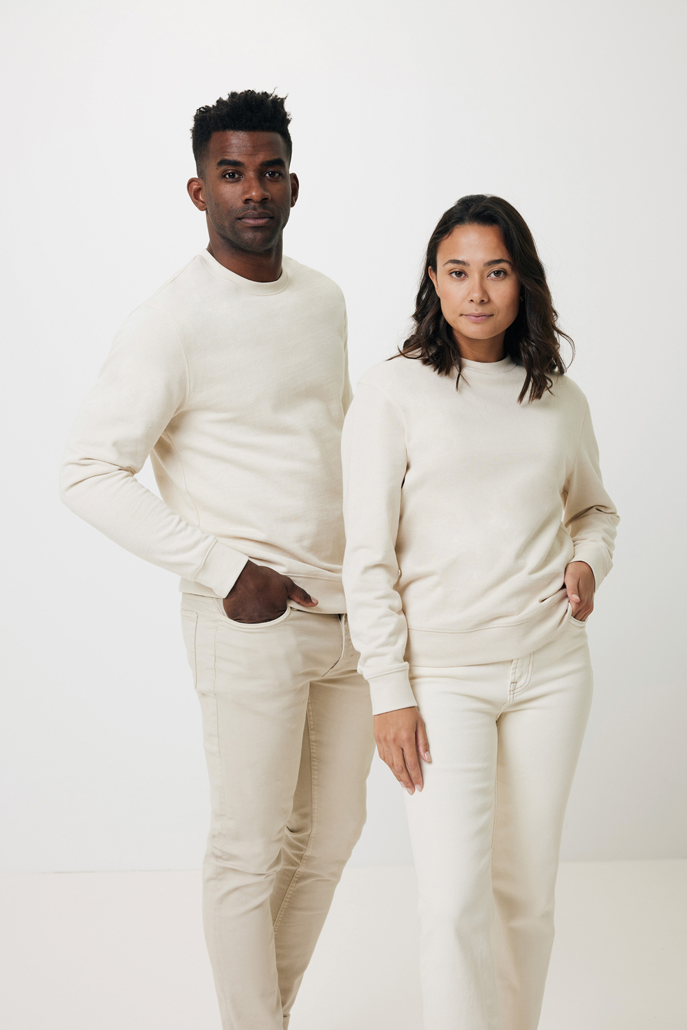 Свитшот Iqoniq Denali из переработанного неокрашенного хлопка, унисекс, 340 г/м²-30