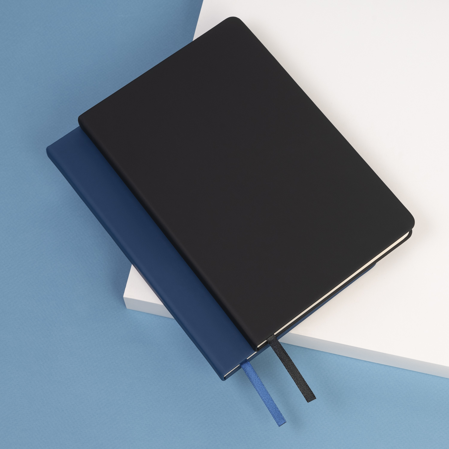 Ежедневник Alpha BtoBook недатированный, синий (без резинки, без упаковки, без стикера)-9