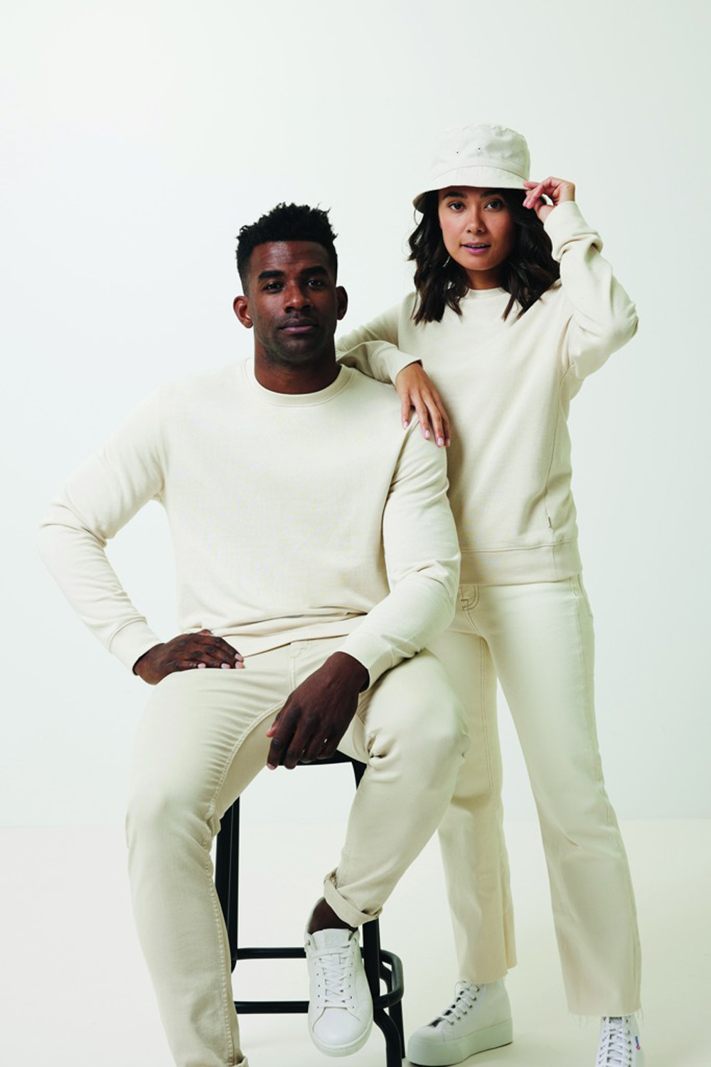 Свитшот Iqoniq Denali из переработанного неокрашенного хлопка, унисекс, 340 г/м²-6