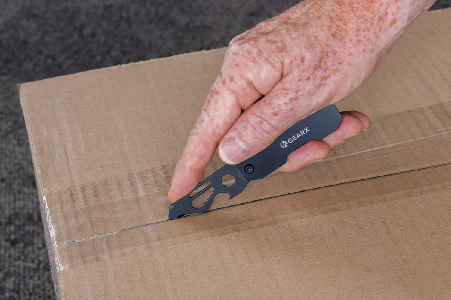 Мультитул GearX с карабином и открывалкой для посылок-13