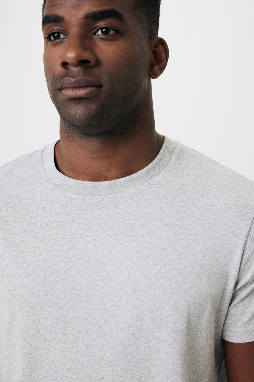 Футболка Iqoniq Manuel из переработанного неокрашенного хлопка, унисекс, 180 г/м²-16